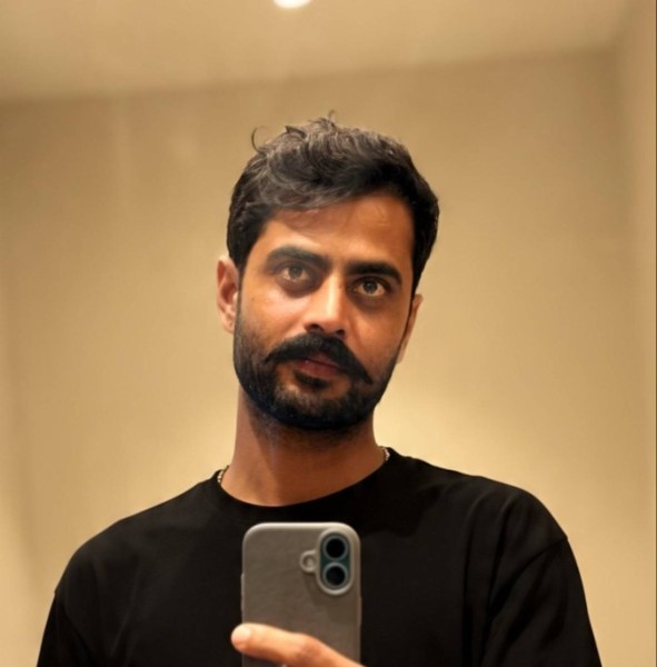 Deepak, 29, Cuba