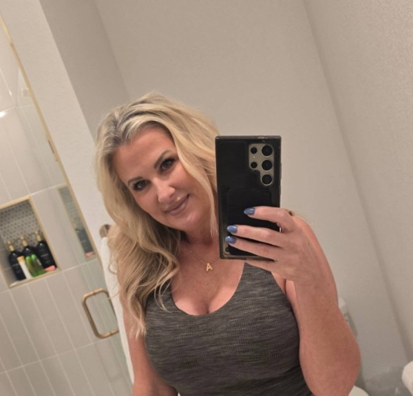 Anni, 40, Ban Chang Phuak