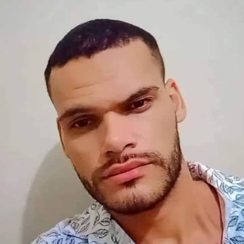 César, 26, Redhill