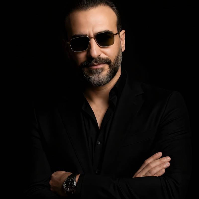 Emad, 43, united state