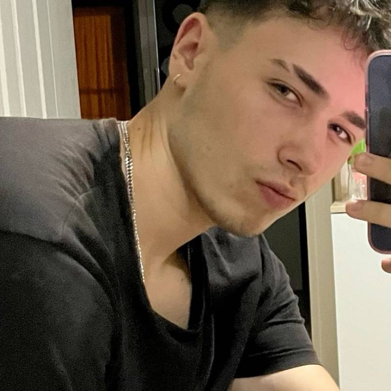 Emre, 18, Virgin Islands