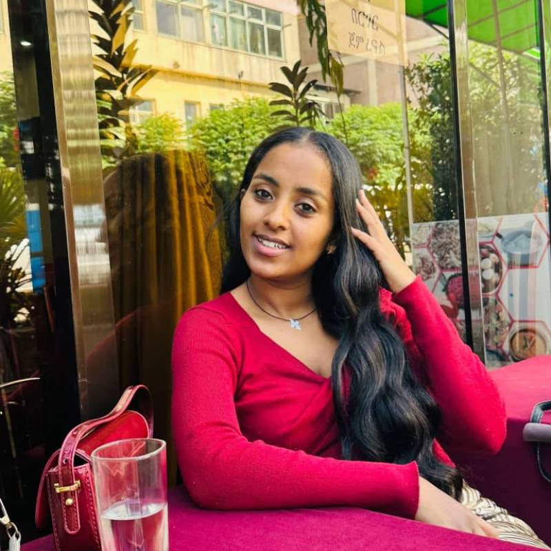 Sofia Johnna, 24, Grij