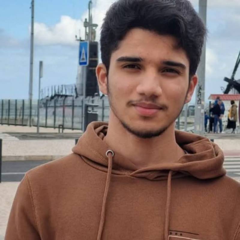 MALIK, 19, Stony Brook
