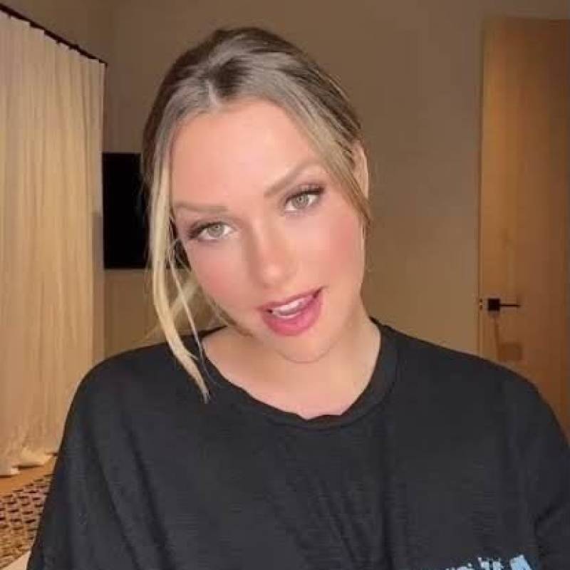 Bella, 42, Karlova