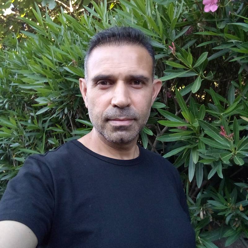 HAKAN, 41, Kenya