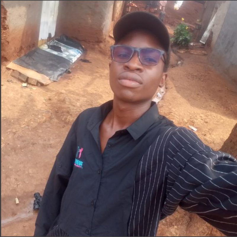 Ezra, 20, United States of America
