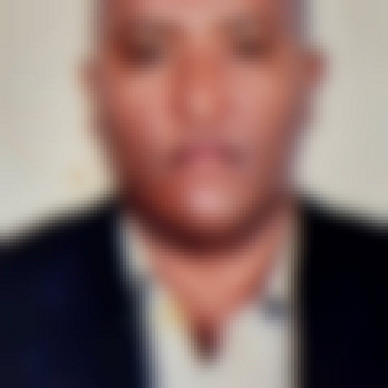 tadesse, 52, Riga