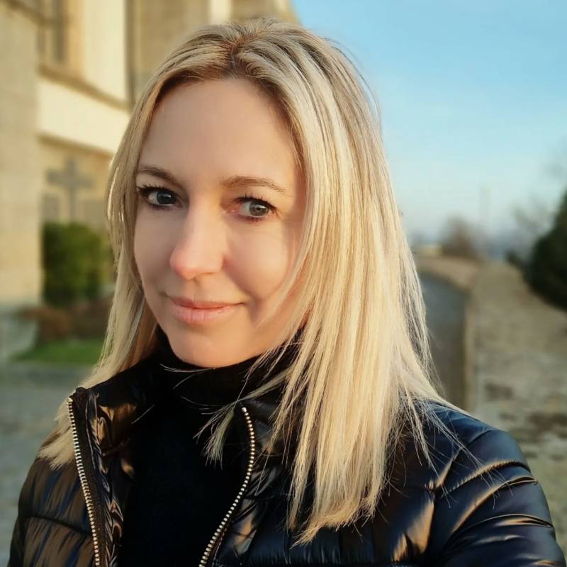 Laura, 35, Karia Ba Mohamed