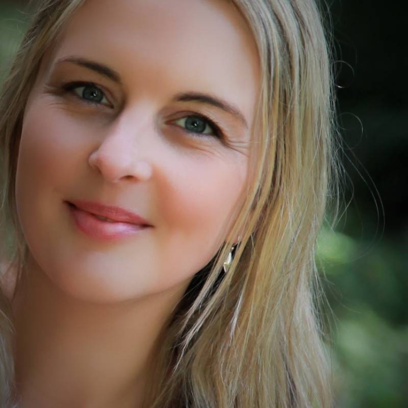comey, 18, Anna Regina