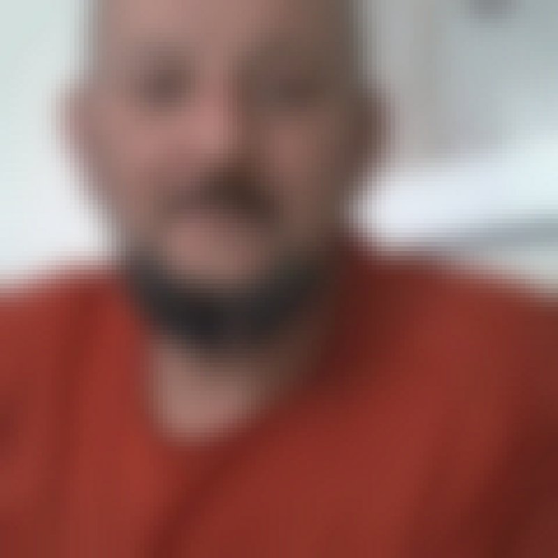 Olivier, 50, Kenya
