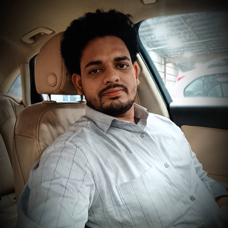 Khan, 27, Sevilla La Nueva