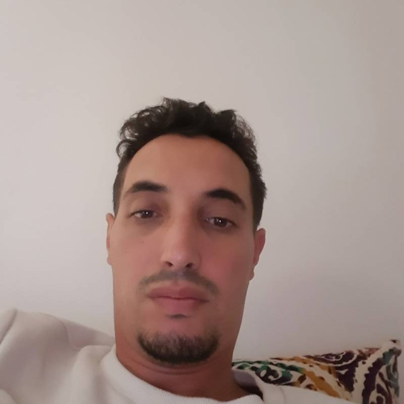 Mahmoud, 42, Panetha