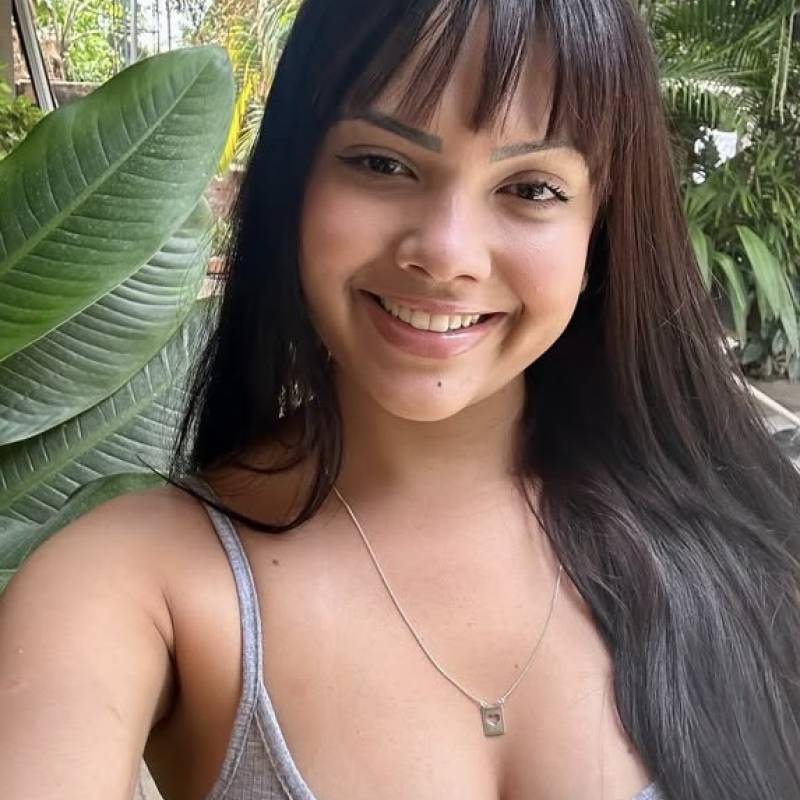 Mia, 31, La Grange