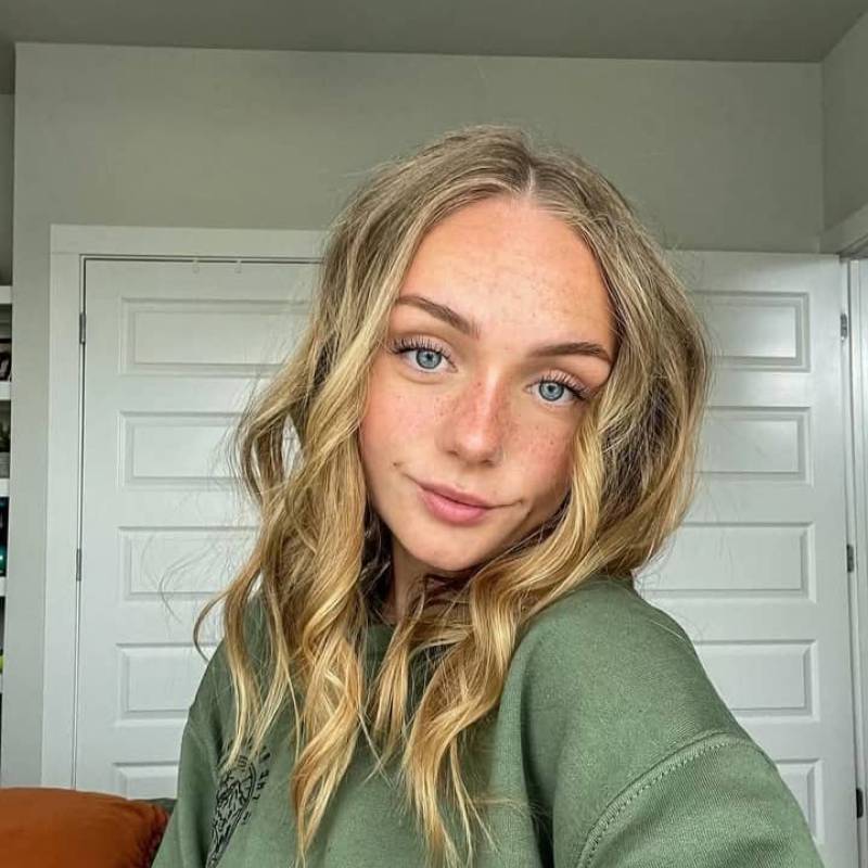 Sarah, 21, Phuket