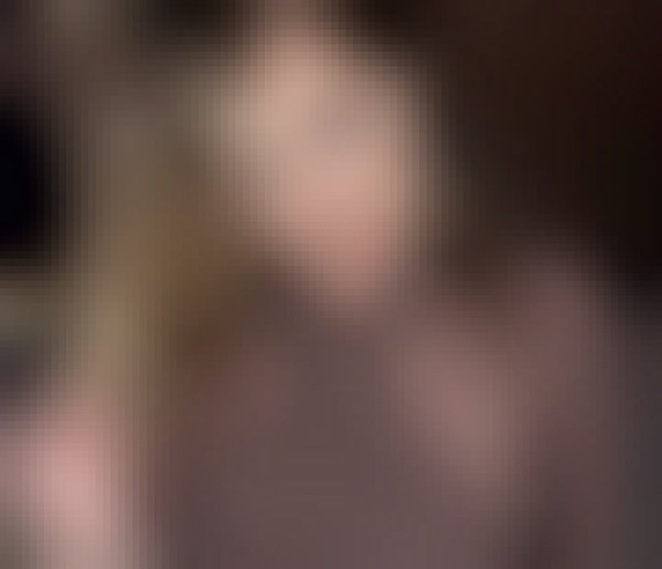 Kate, 32, Montereaufautyonne