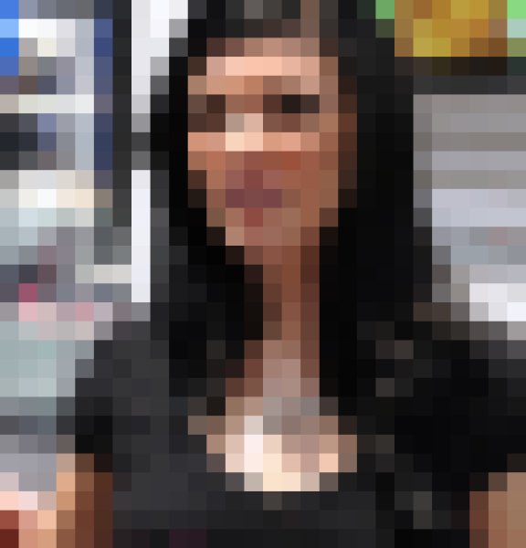 Charlotte Harris, 35, Porbandar