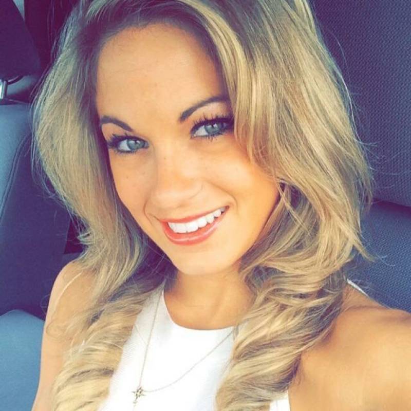 Amia, 32, A Uliyah