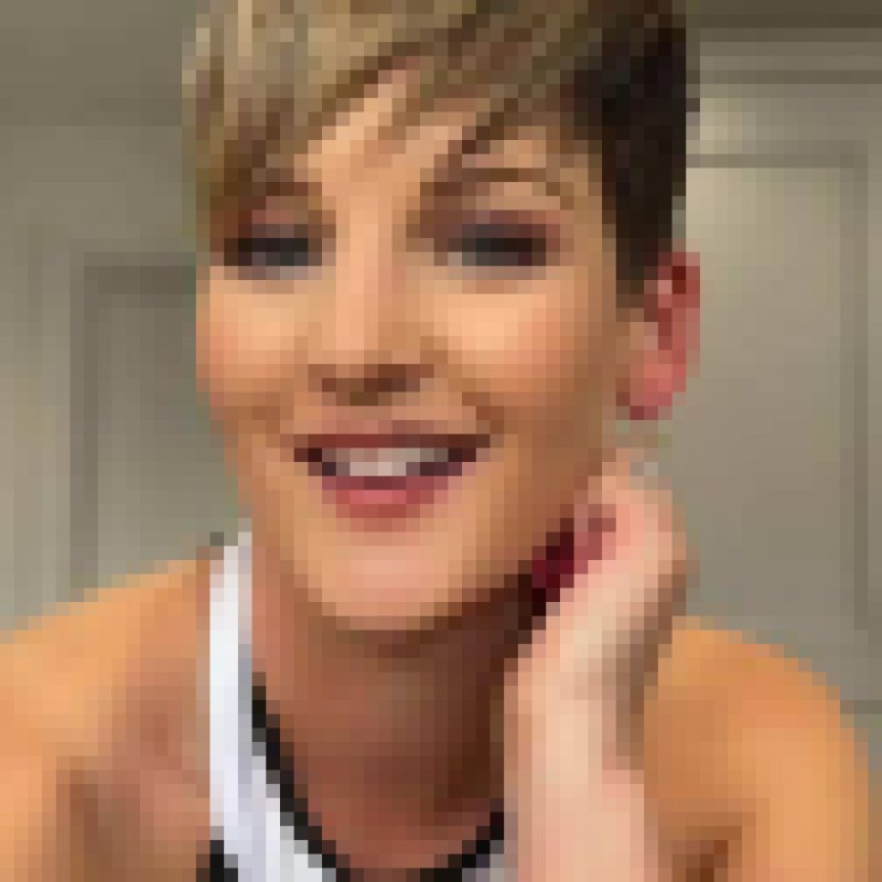 Hannah Brooke, 41, Dirba