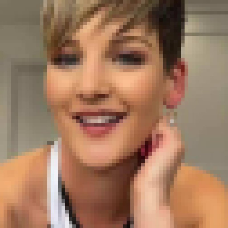 Hannah Brooke, 41, Dirba