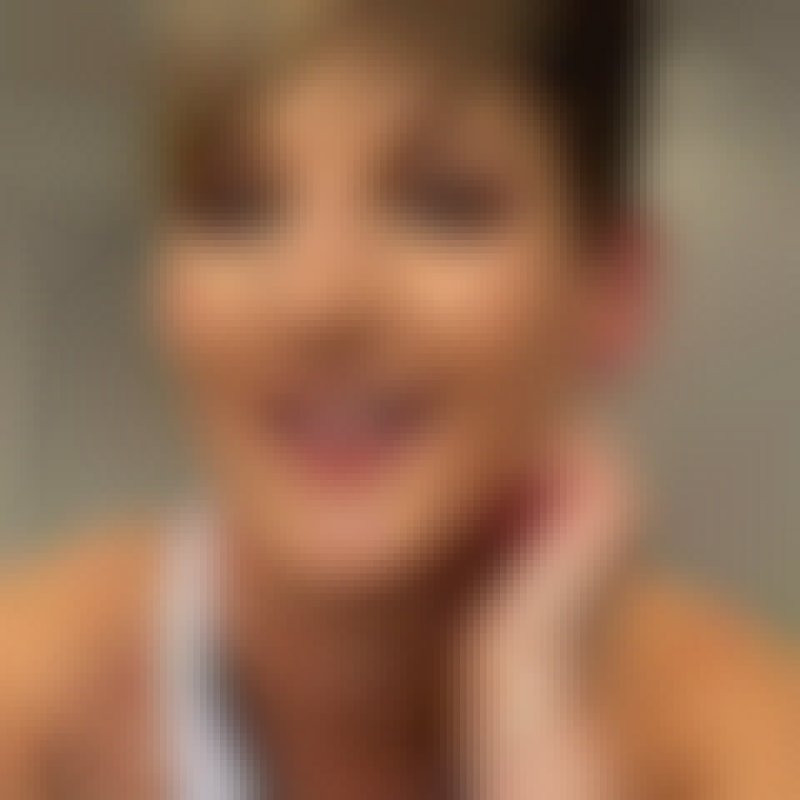 Hannah Brooke, 41, India