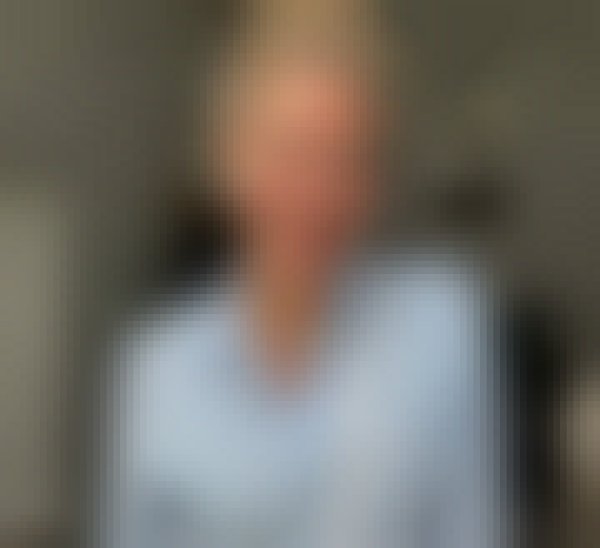 Asta, 54, West Windsor