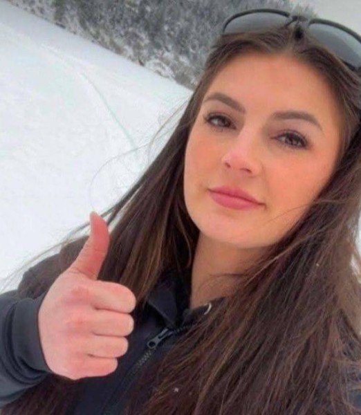 Hannah baron, 25, Nikaho