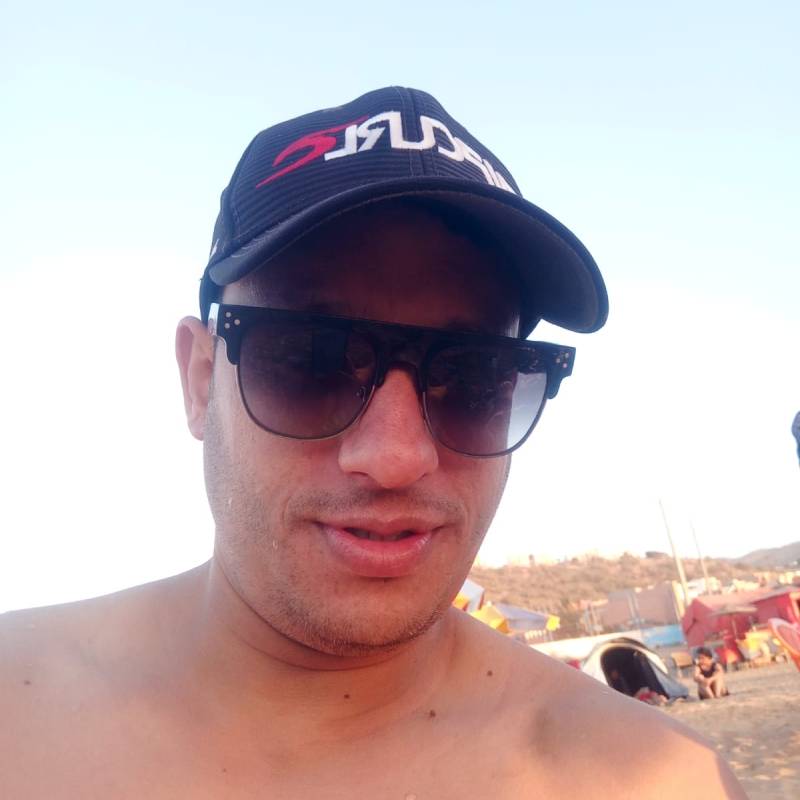 Imadox, 39, Gela