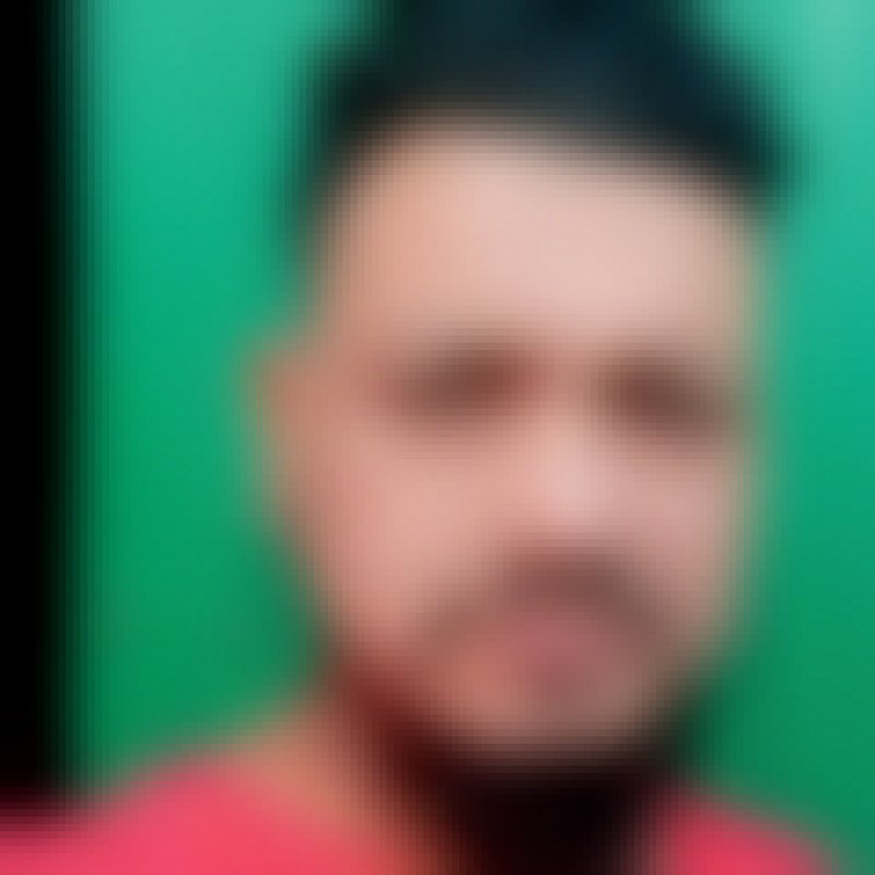 Hanif, 38, Girona
