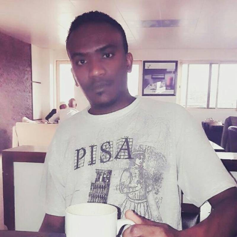 monzer, 40, Aramari