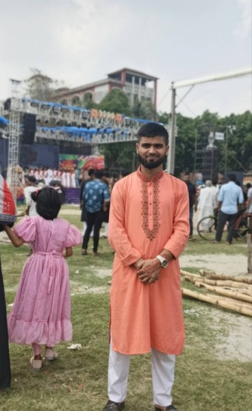 Toriqul islam, 24, Hungary