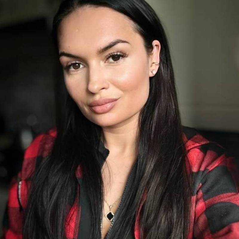 yulia, 39, Leutenbach