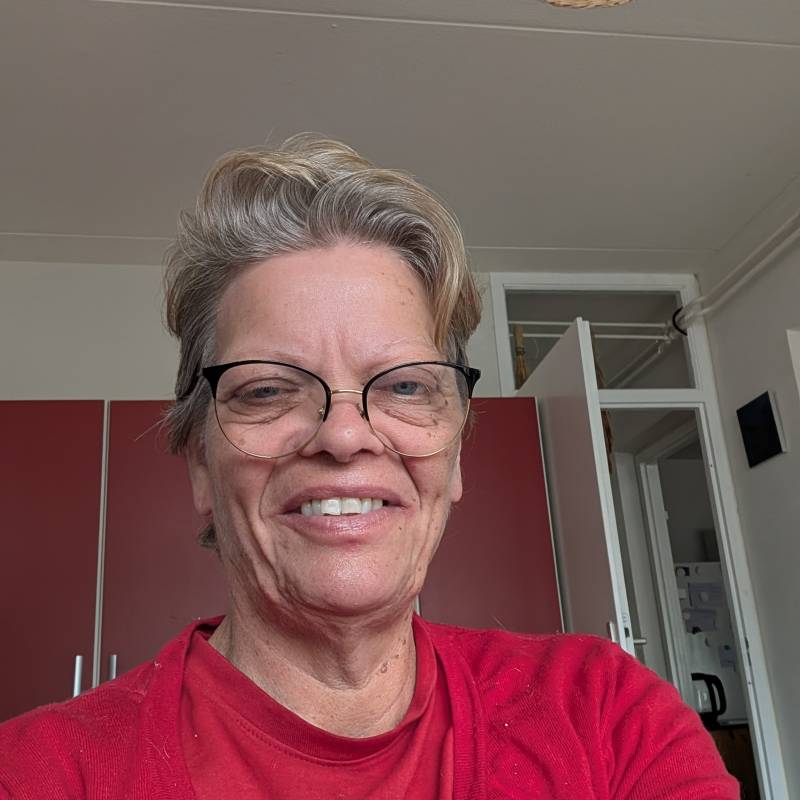 Petra, 63, Zemamra