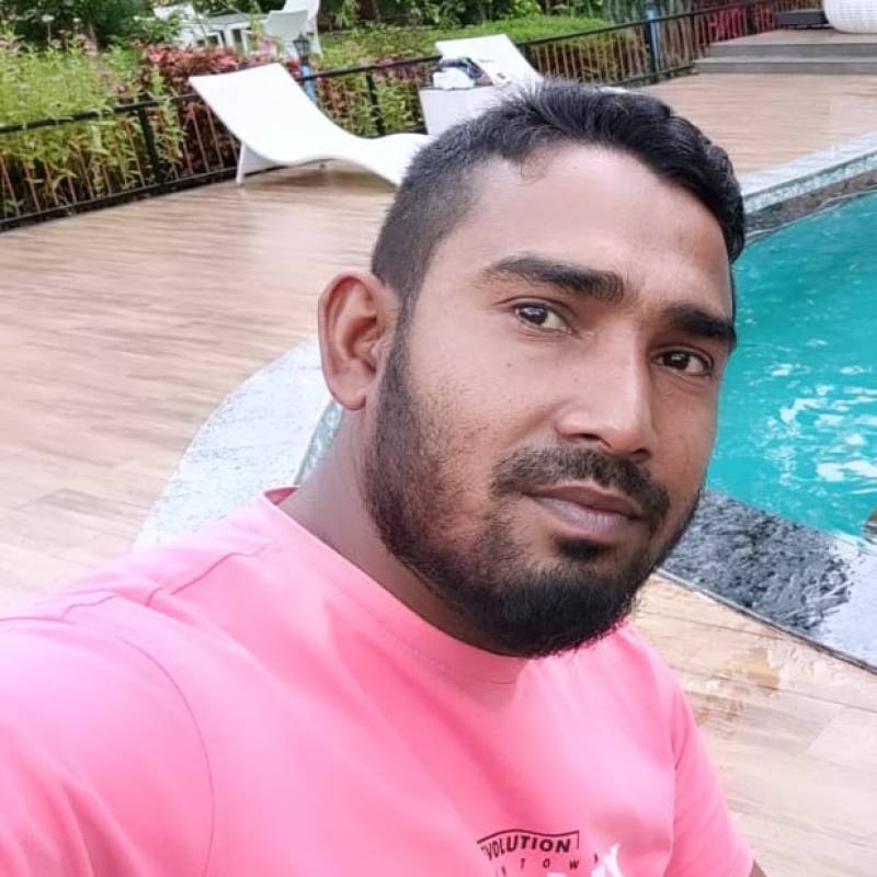 Nur, 37, Madang