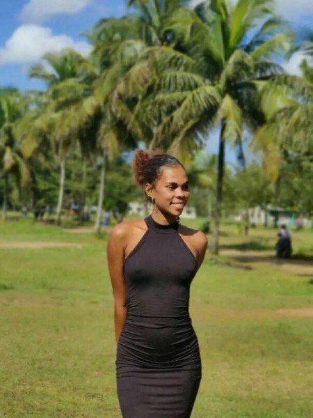 Nadia, 23, Libya