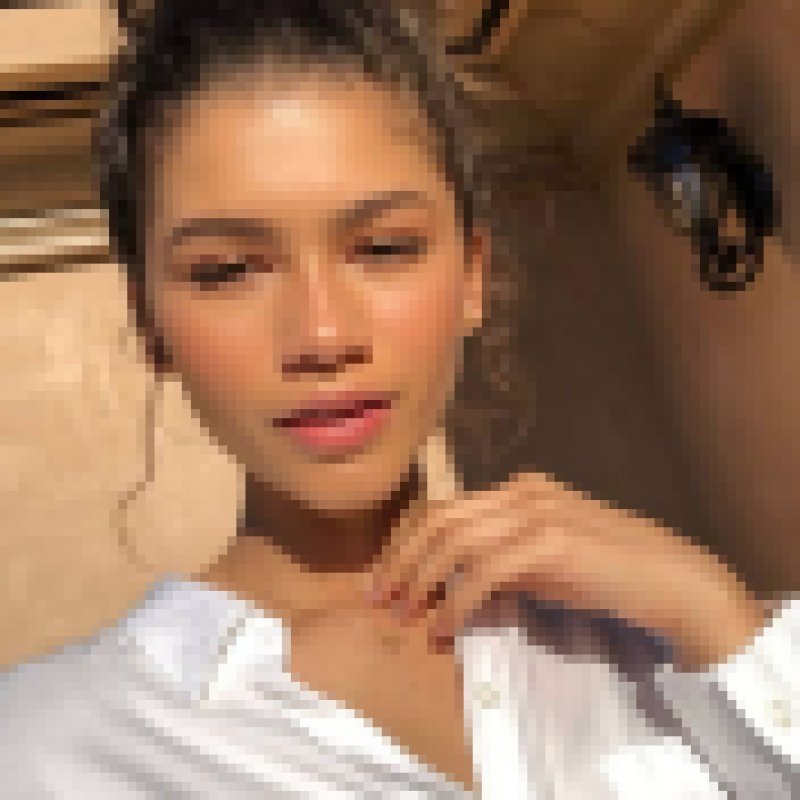 Zendaya, 29, Guanambi