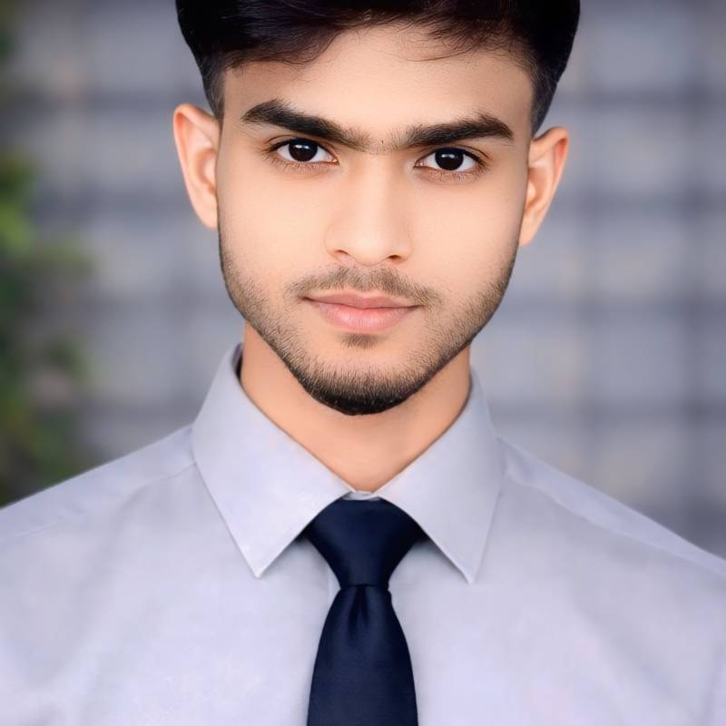 Komol, 21, Cairo