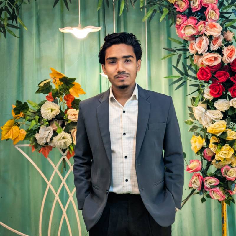 Atik Aslam, 23, Taun