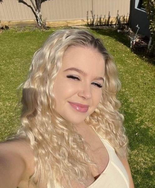 Mai Makova, 37, Aliaga
