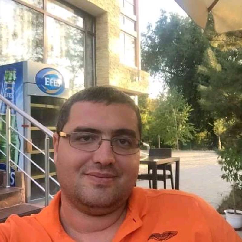 Maurice, 47, Belen