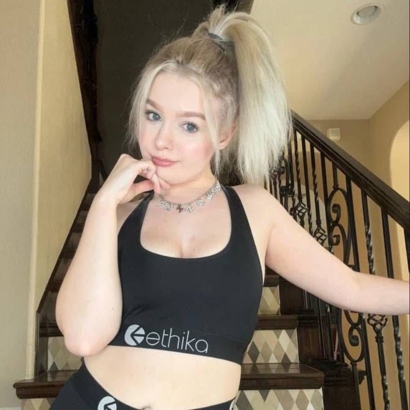 Victoria carmicheal, 27, Baisuhalli