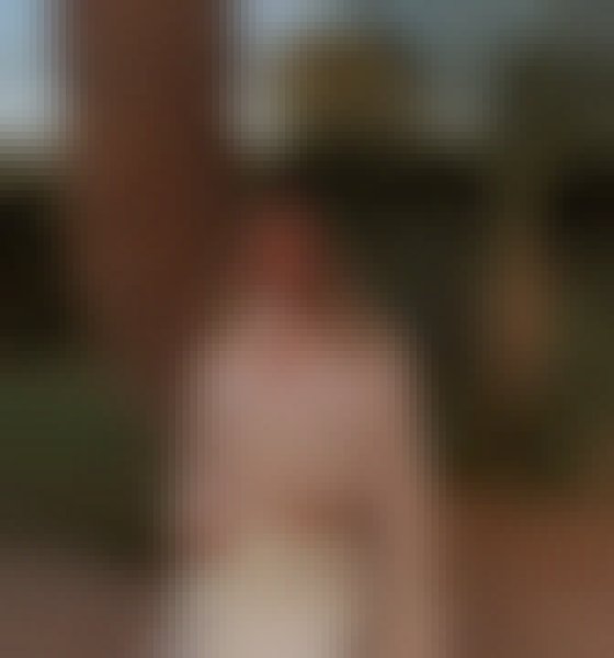 Ashley, 39, France