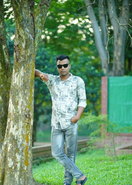 Mehedi, 25, Seravezza