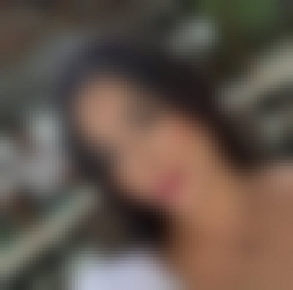Mia Lavender, 33, Balangkayan
