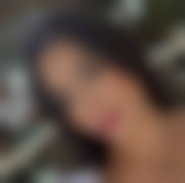 Mia Lavender, 33, Nottinghamshire