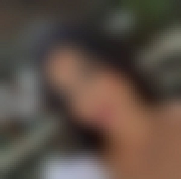 Mia Lavender, 33, France