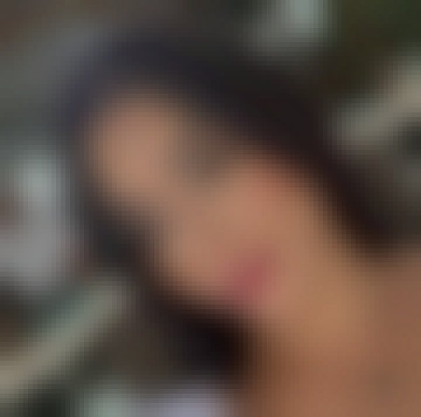 Mia Lavender, 33, France