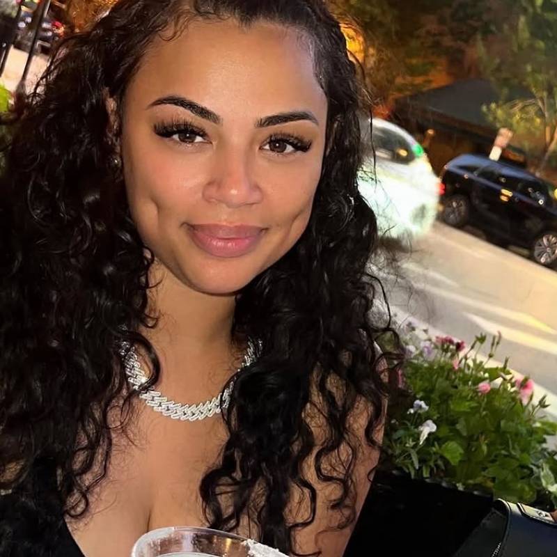 Jessica, 40, Koila Dewa