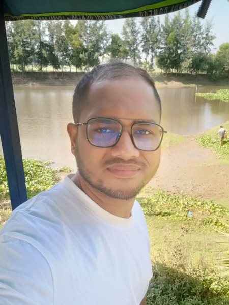 MD Alamgir, 29, Cessonsvign