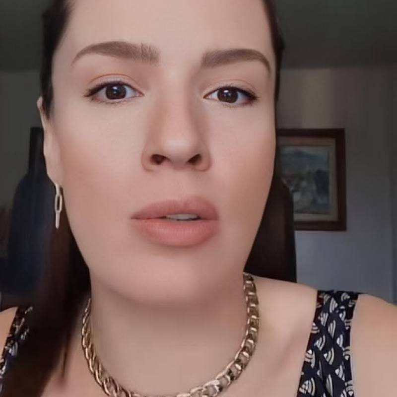 Muna, 33, Sanando