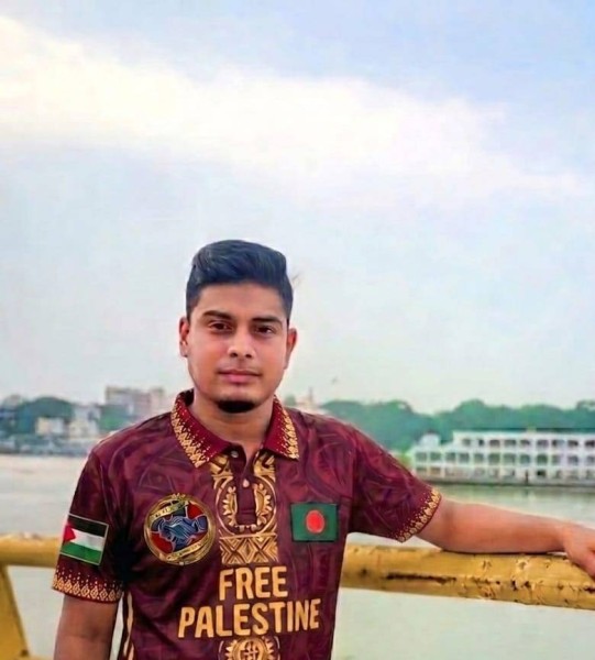 Parosh, 26, Ar Rayyan